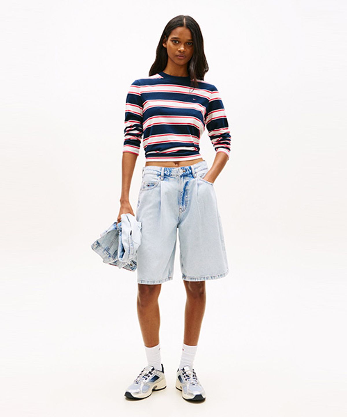 타미진스(TOMMY JEANS) 찰리 플리츠 버뮤다 숏츠 (T32G1NEQ60TWT11AB)