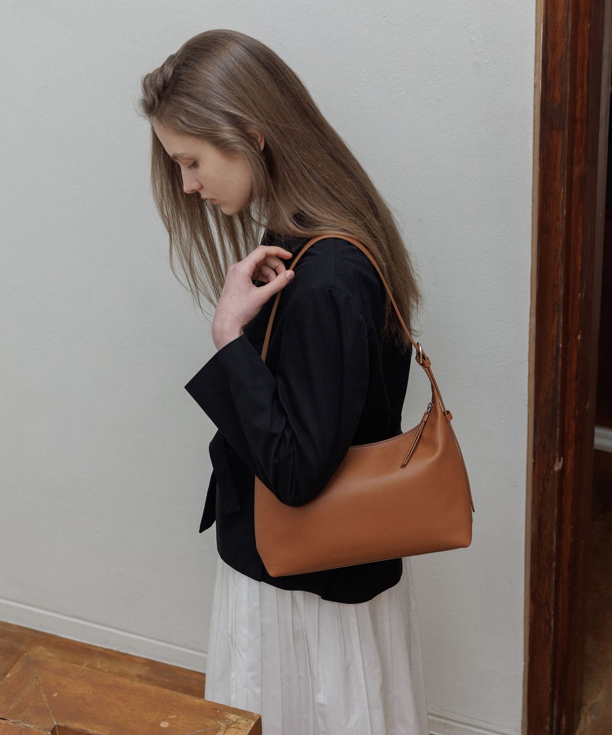 포이베(FOIVE) 노브 호보 NOVE Hobo Cognac