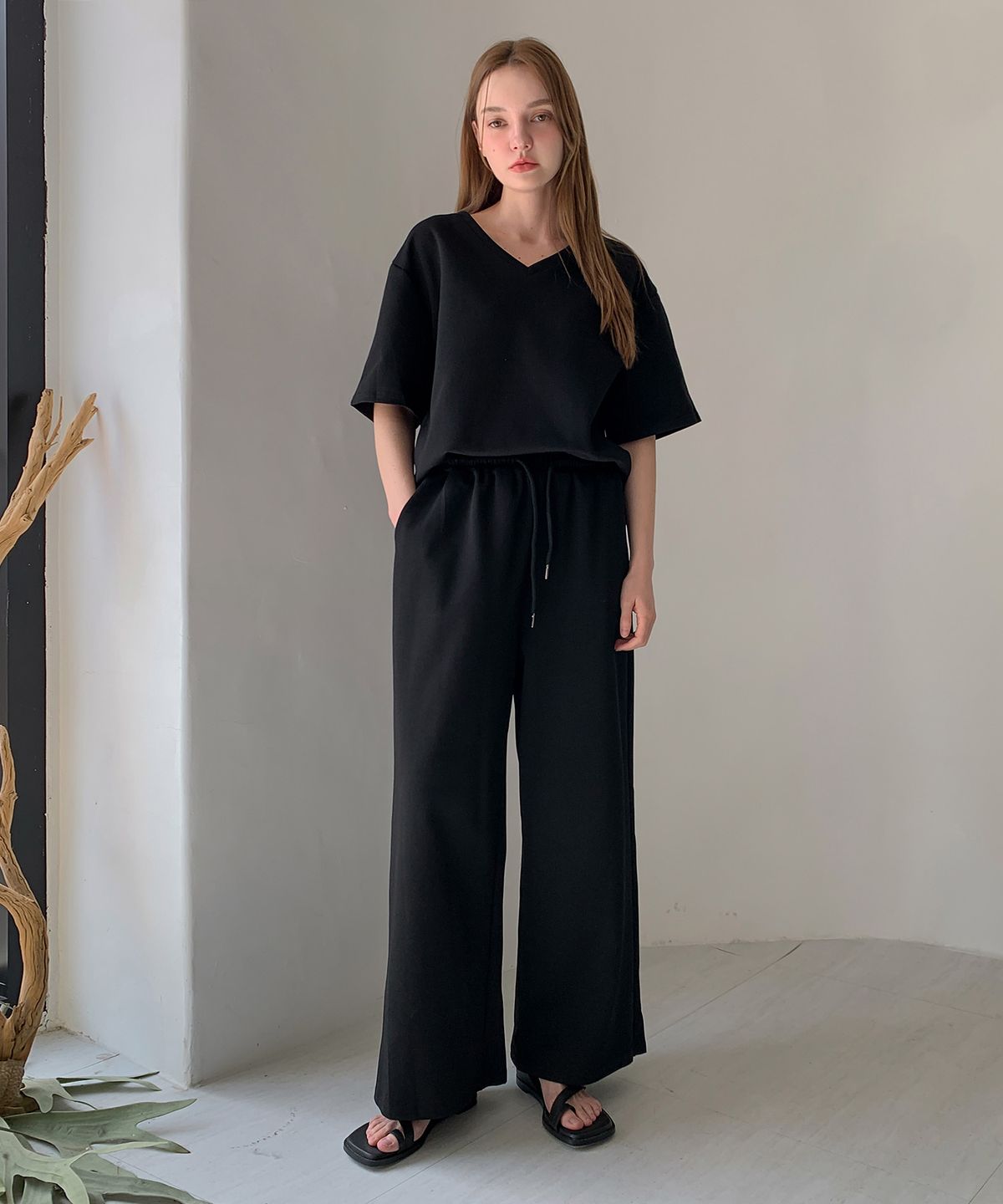바스카라(VASCARA) [SET] V-neck Short Sleeve T-shirt+Wide Banding Pants Set-up (3colors)