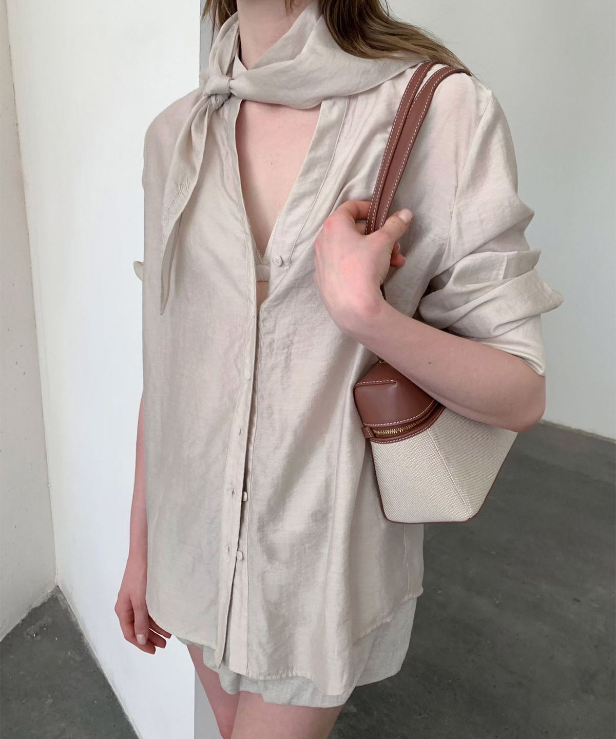 바스카라(VASCARA) Sheer Scarf Blouse (2colors)