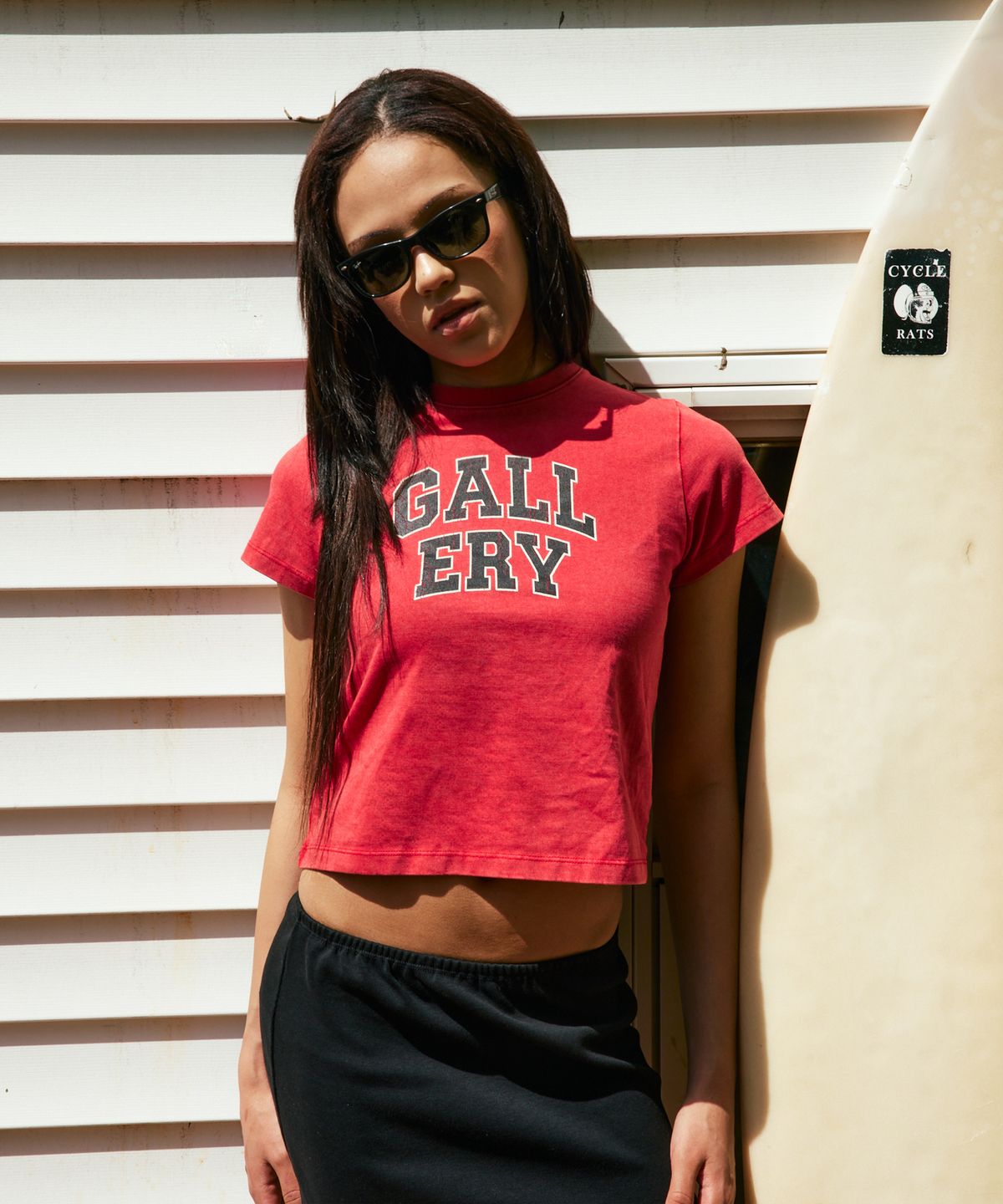 1011갤러리(1011 GALLERY) Women Classic Gallery Logo T-Shirts - Red