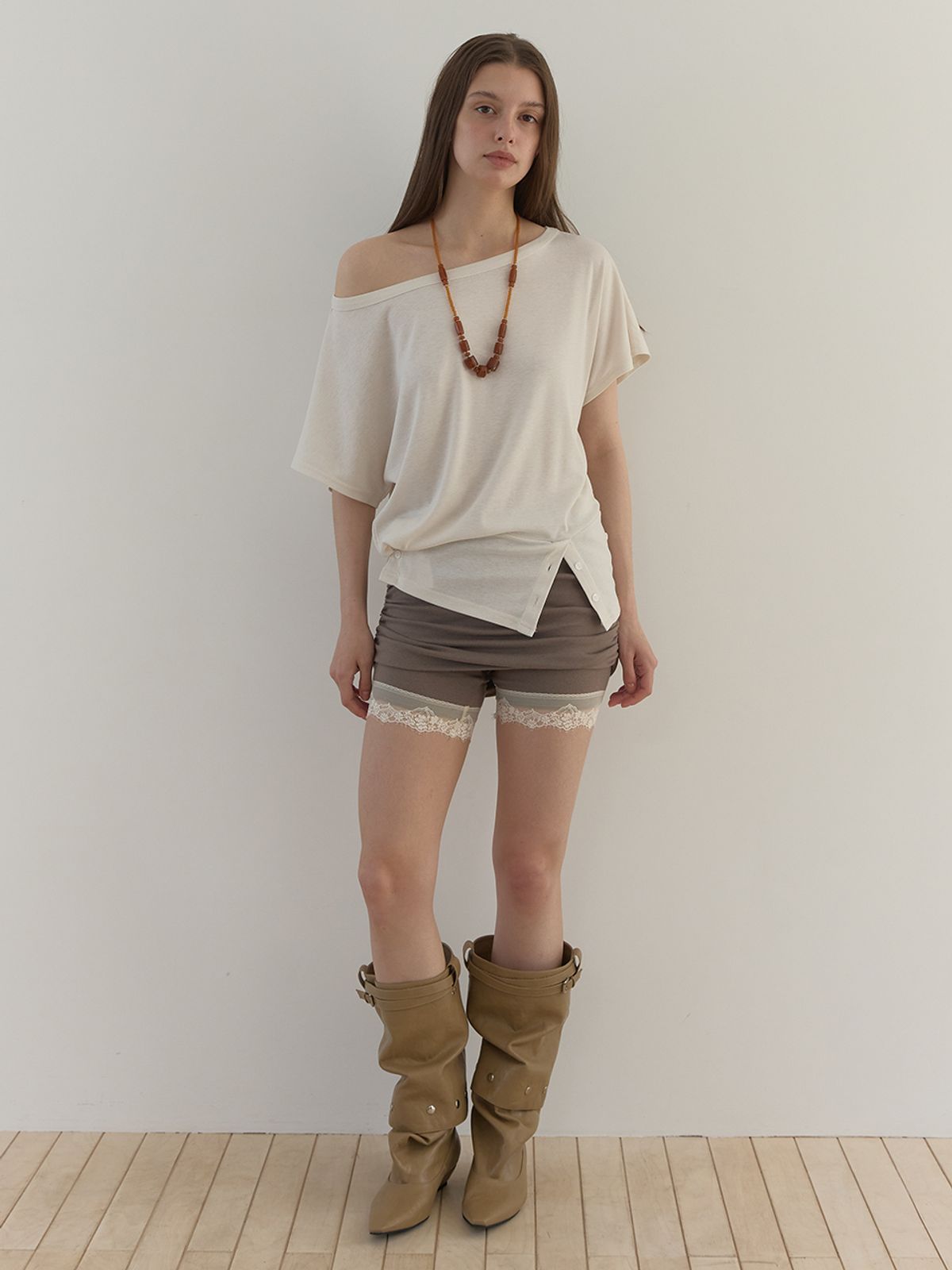아수라(ASURA) LACE SHIRRING LAYER SHORTS (BEIGE GREY)