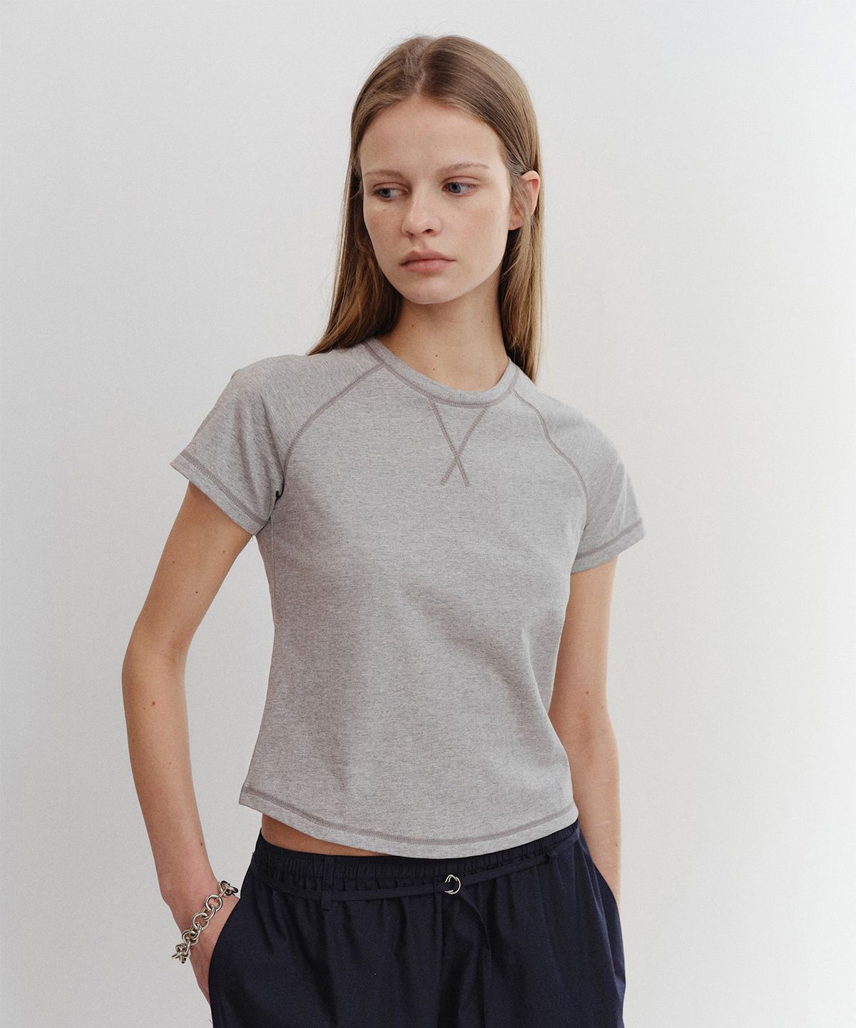 파로(FAHRO) RAGLAN V-GUSSET T SHIRT GREY