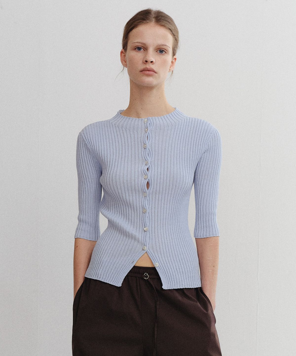 파로(FAHRO) SHORT-SLEEVE CARDIGAN SKY BLUE