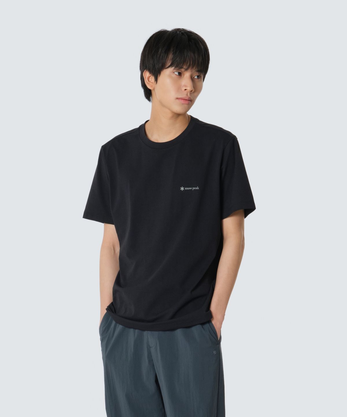 스노우피크 어패럴(SNOWPEAK APPAREL) 퀵드라이 에어홀 베이직 반팔 티셔츠 (S26MMTTS58) Dark Charcoal