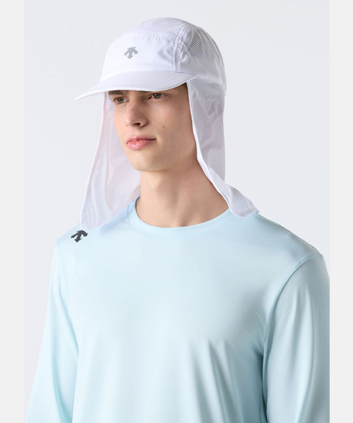 데상트(DESCENTE) 러닝 일체형 차양캡 화이트 SR123RCP30
