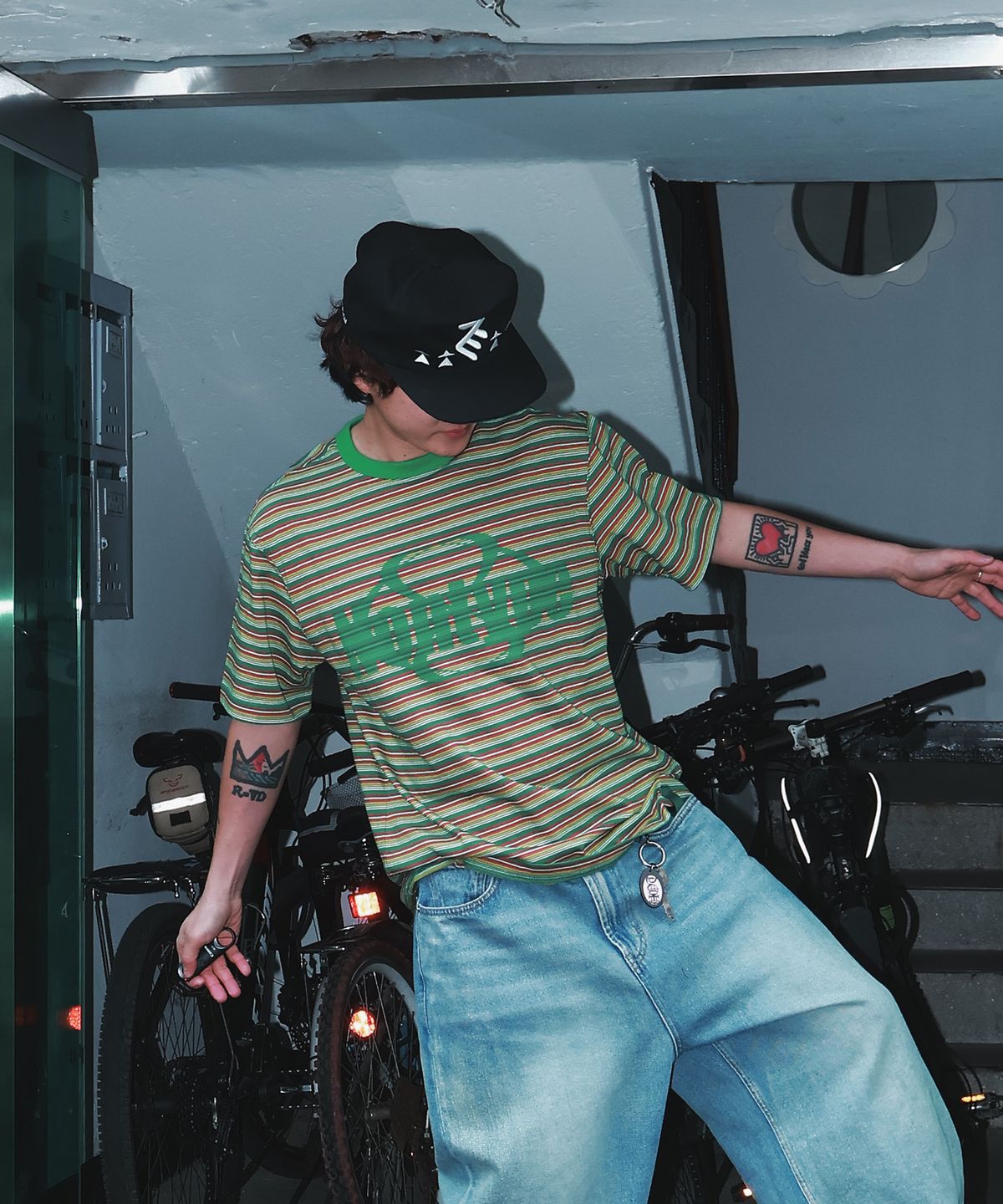 논타입(NONTYPE) STRIPED LOGO GRAPHIC T-SHIRT (GREEN)