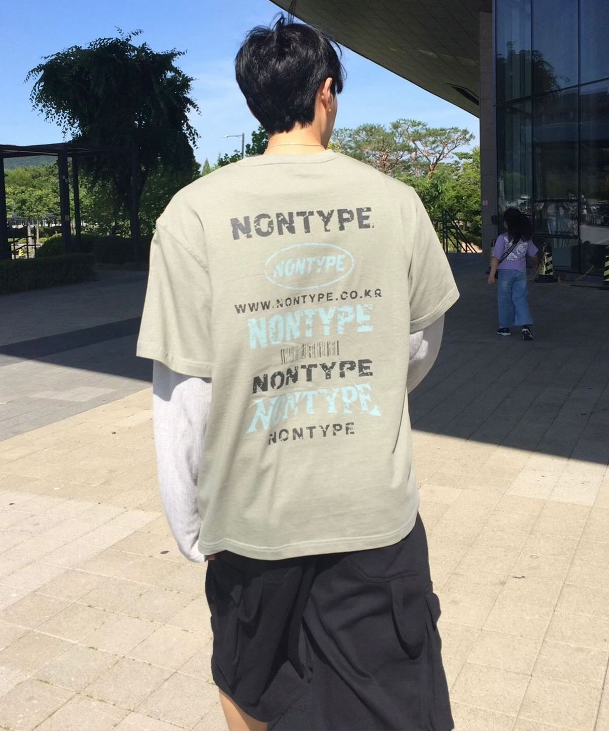 논타입(NONTYPE) FADED BACK PRINT SYMBOL T-SHIRT (LIGHT KHAKI)
