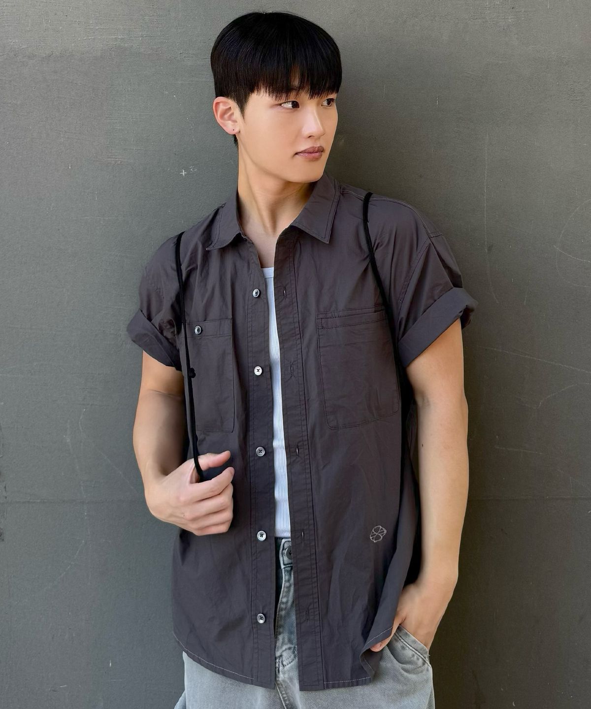 논타입(NONTYPE) 2PK S/S COMFY SEMI CROP SHIRTS (CHARCOAL)