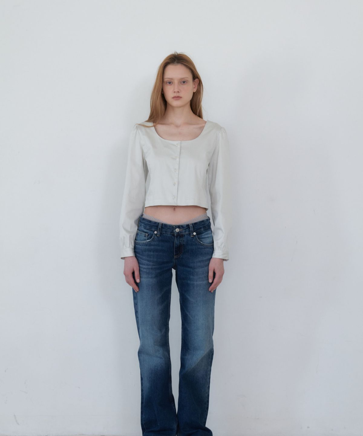앤테(AENTE) Cropped Round Blouse - Ash Ivory
