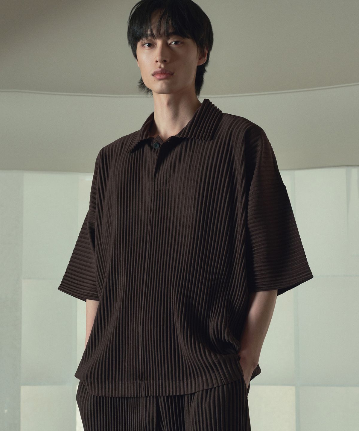 티엔지티(TNGT) Yoyogi Pleats Polo (Brown) TNTS6E212W2