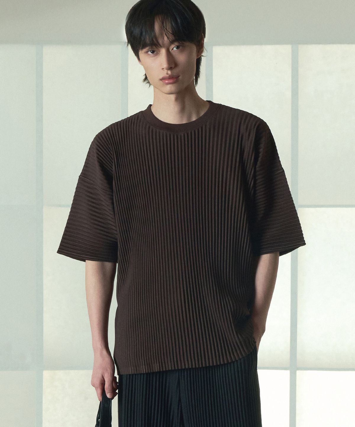 티엔지티(TNGT) Yoyogi Pleats Tee (Brown) TNTS6E213W2
