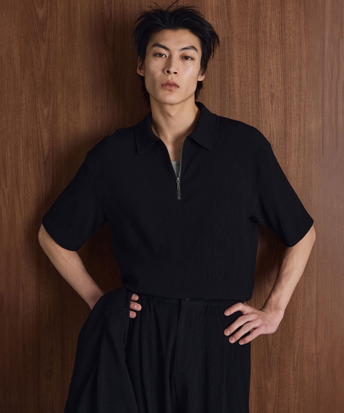 티엔지티(TNGT) Kinoshita Seersucker Quarter Zip (Black) TNTS6E202BK