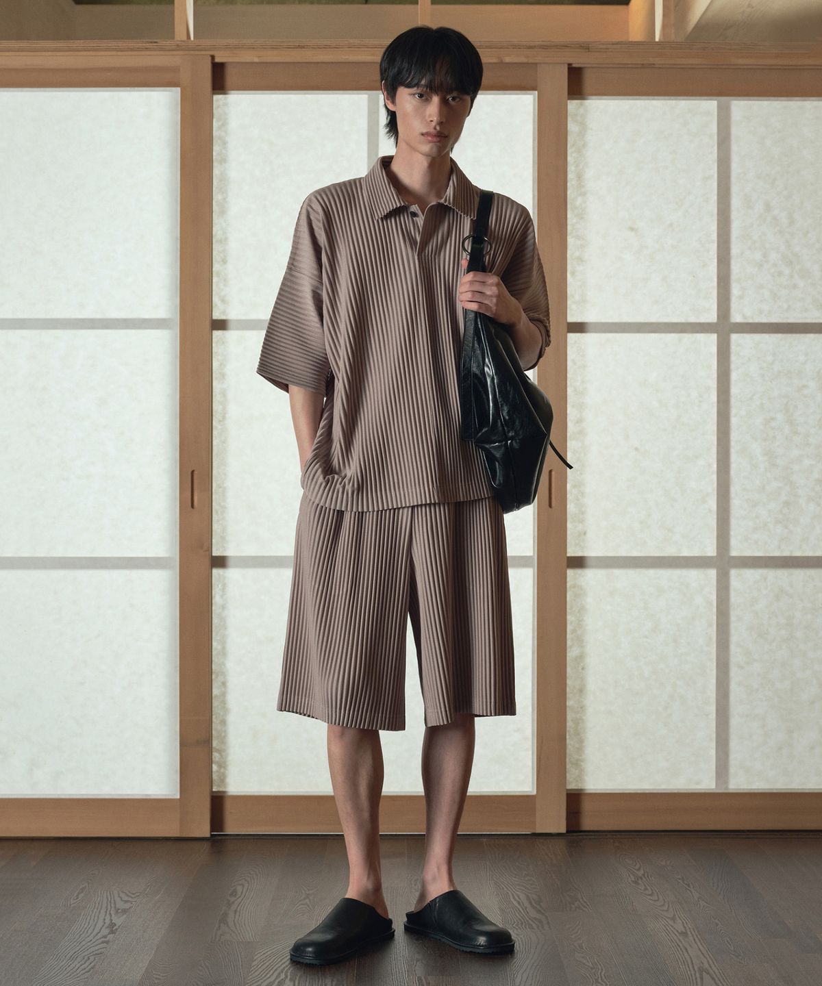 티엔지티(TNGT) Yoyogi Pleats Shorts (Beige) TNPA6E209I2