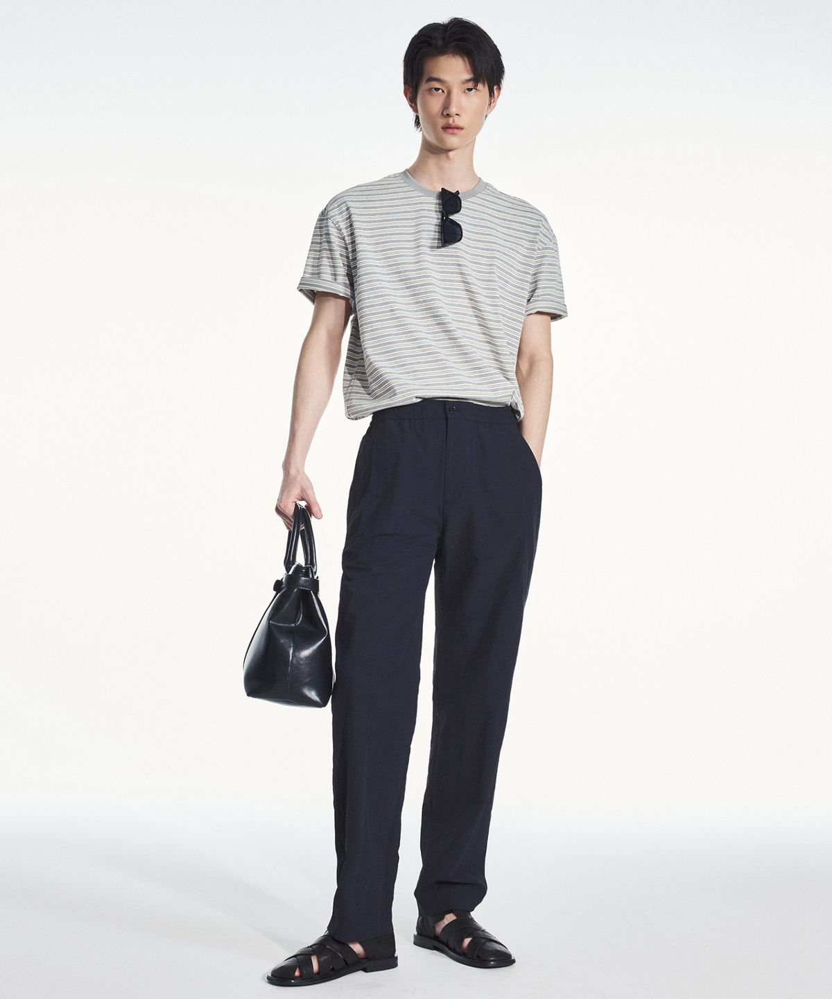 티엔지티(TNGT) Wide Tapered Fit Nylon Pants (Black) TNPA6E200BK