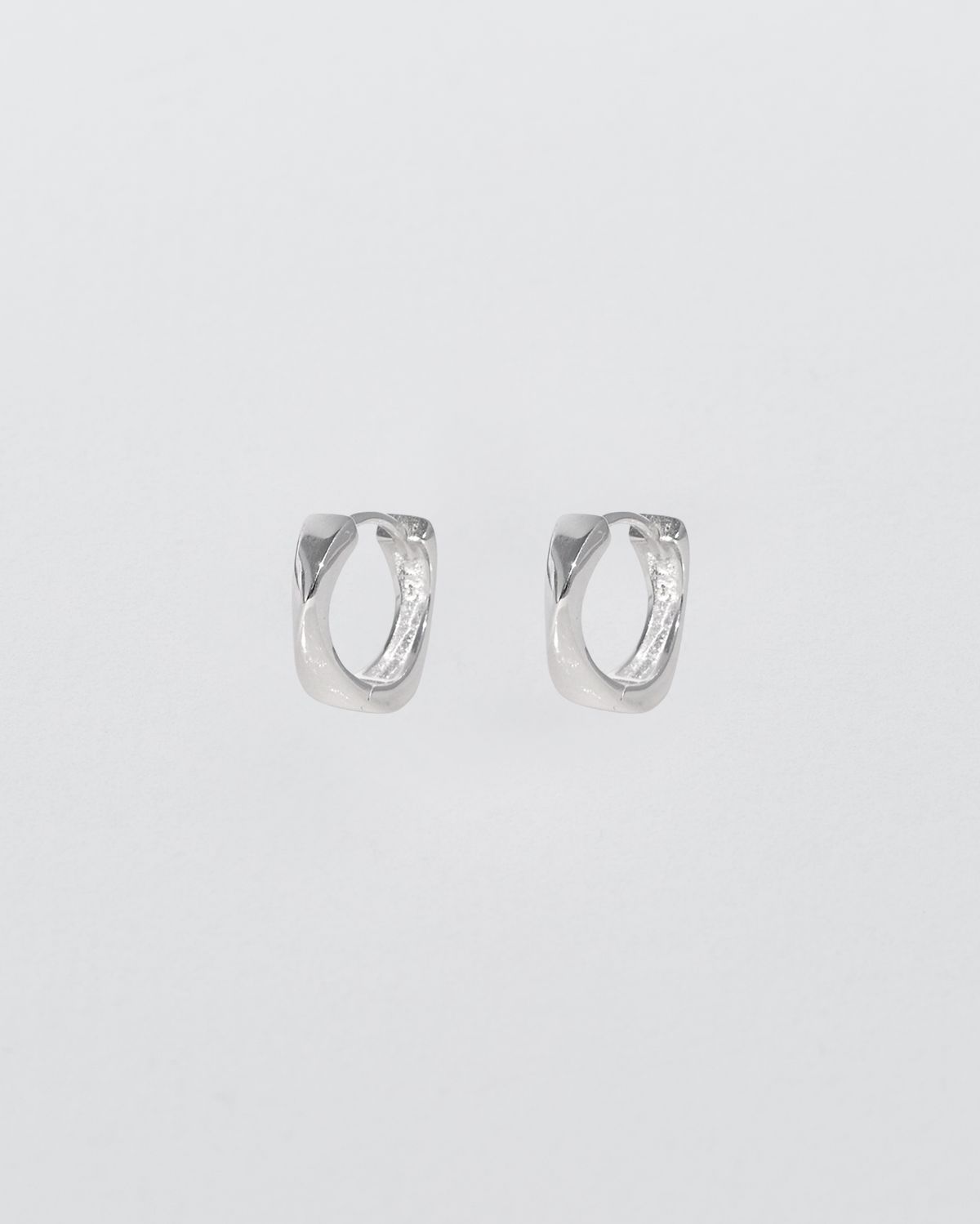 어나더레이어(ANOTHERLAYER) Flow Hoop Earring - Silver (silver925)