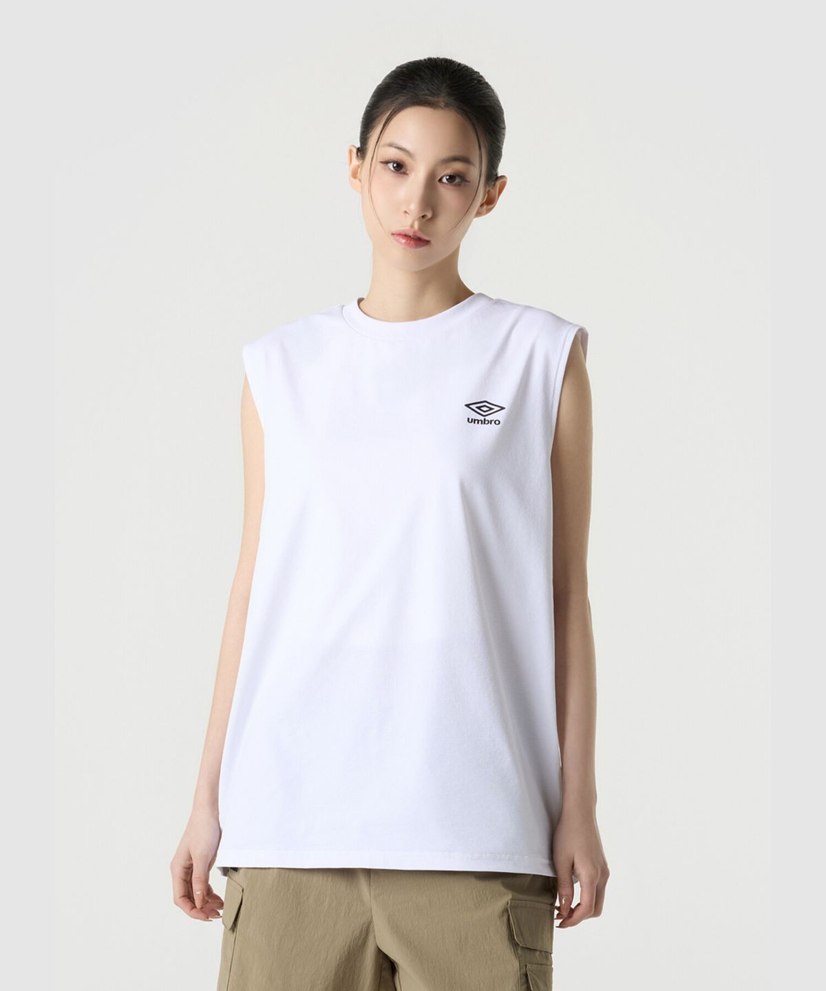 엄브로(UMBRO) [QUICK-DRY] 쿨 스타터 머슬핏 프레쉬 슬리브리스 티셔츠 화이트 UR221CSL52
