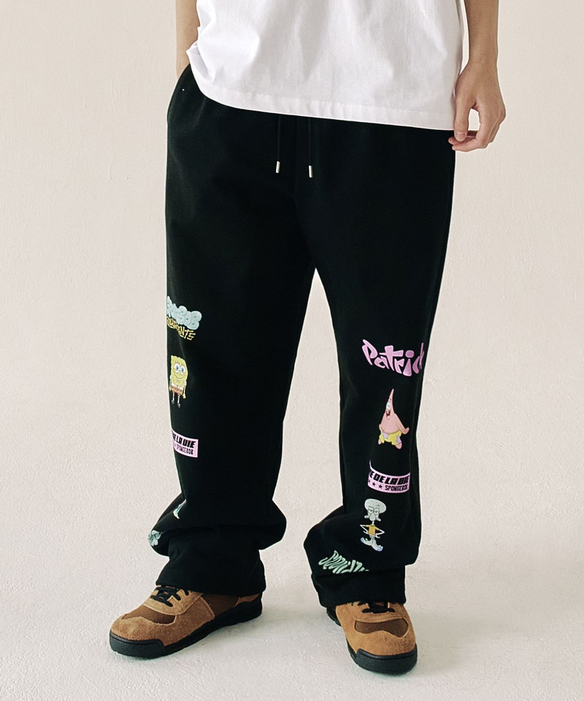 아크메드라비(ACME DE LA VIE) SPONGEBOB MIX LOGO LONG PANTS