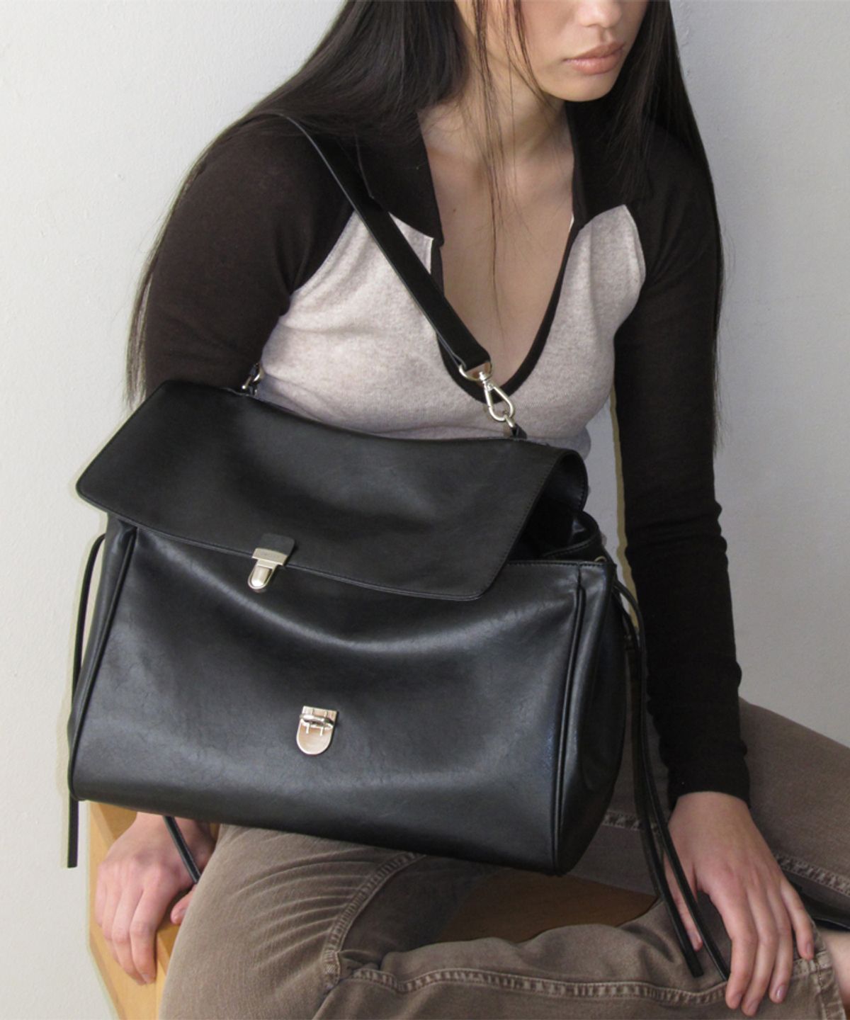 언타이디(UNTIDY) Antico Bag Black