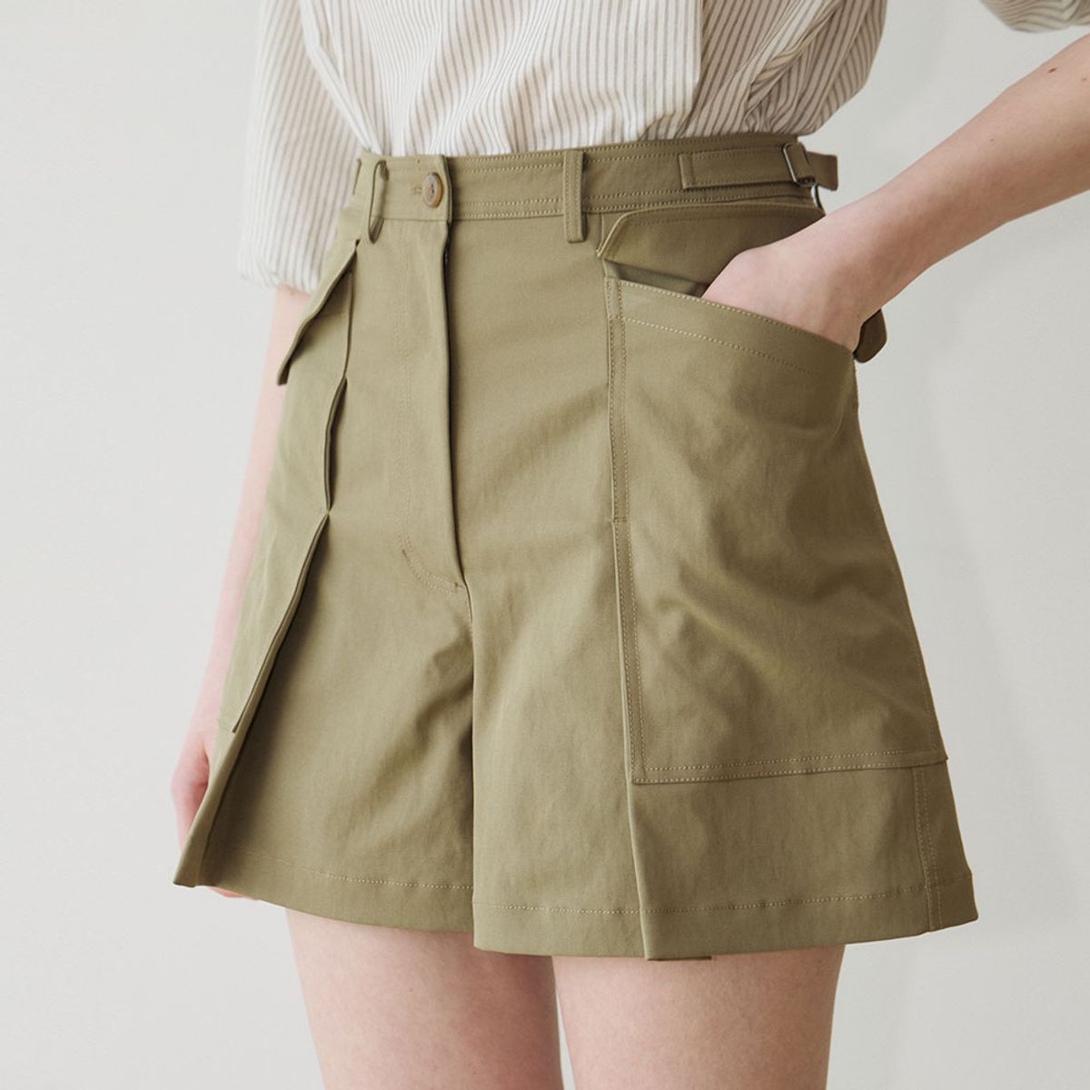 퍼블리카엑스(PUBLICKA X) KENTON HALF PANTS KHAKI