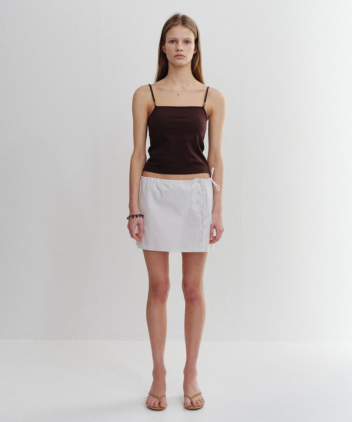 파로(FAHRO) RUFFLE SHORT SKIRT WHITE