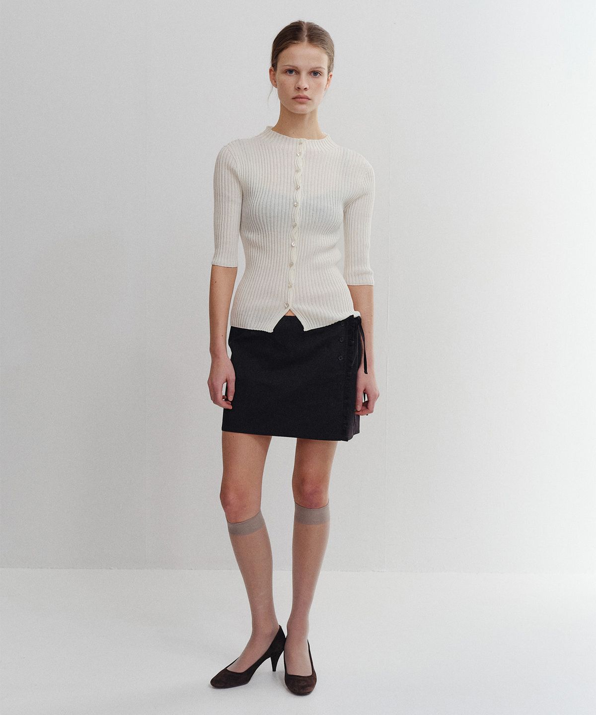 파로(FAHRO) RUFFLE SHORT SKIRT BLACK