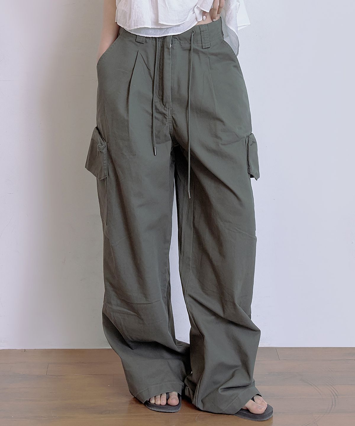 테테모치(TETEMOCHI) 와이드 카고 팬츠 (Khaki)