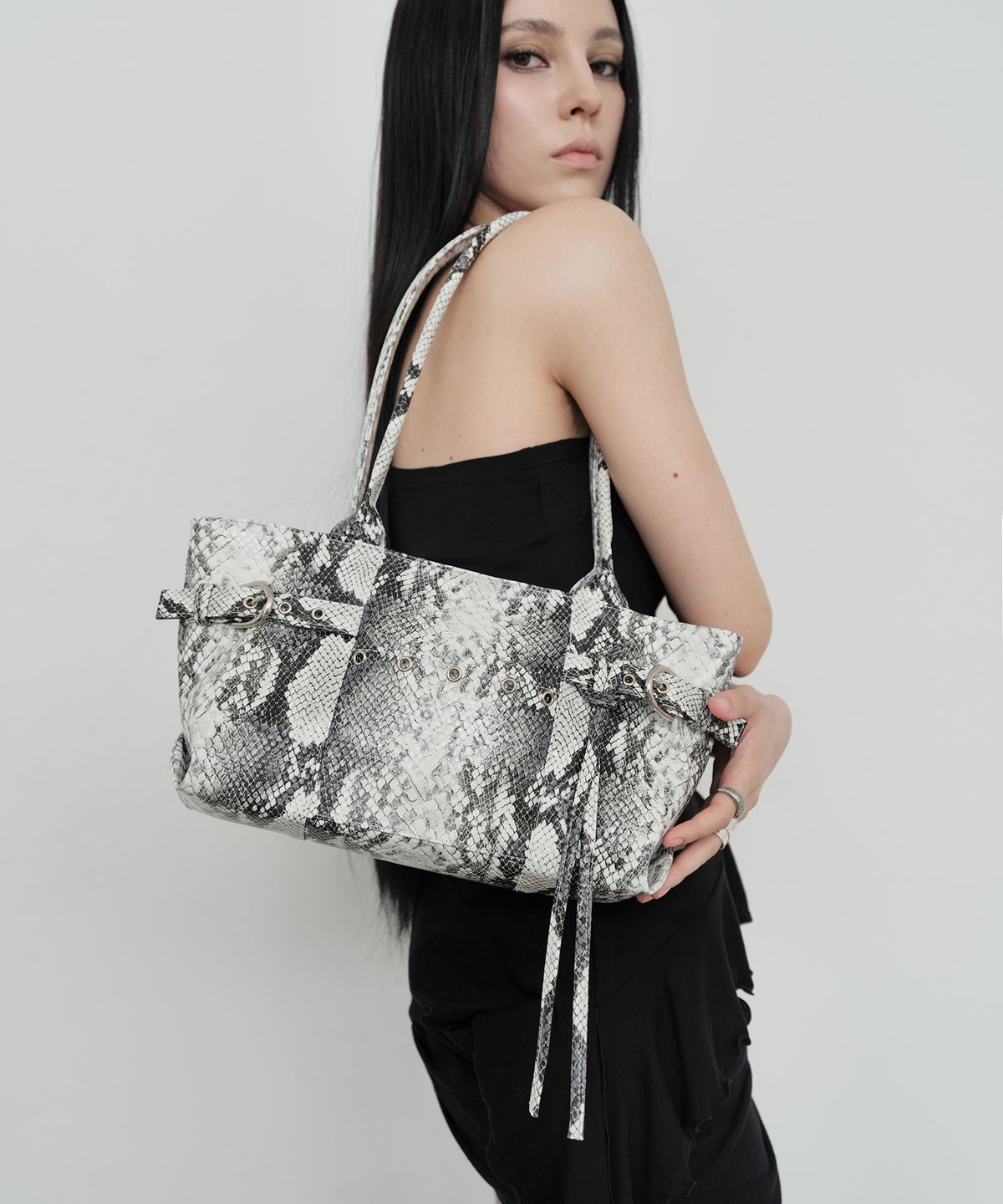 피시아(PICEA) Vezel Bag [Python White]