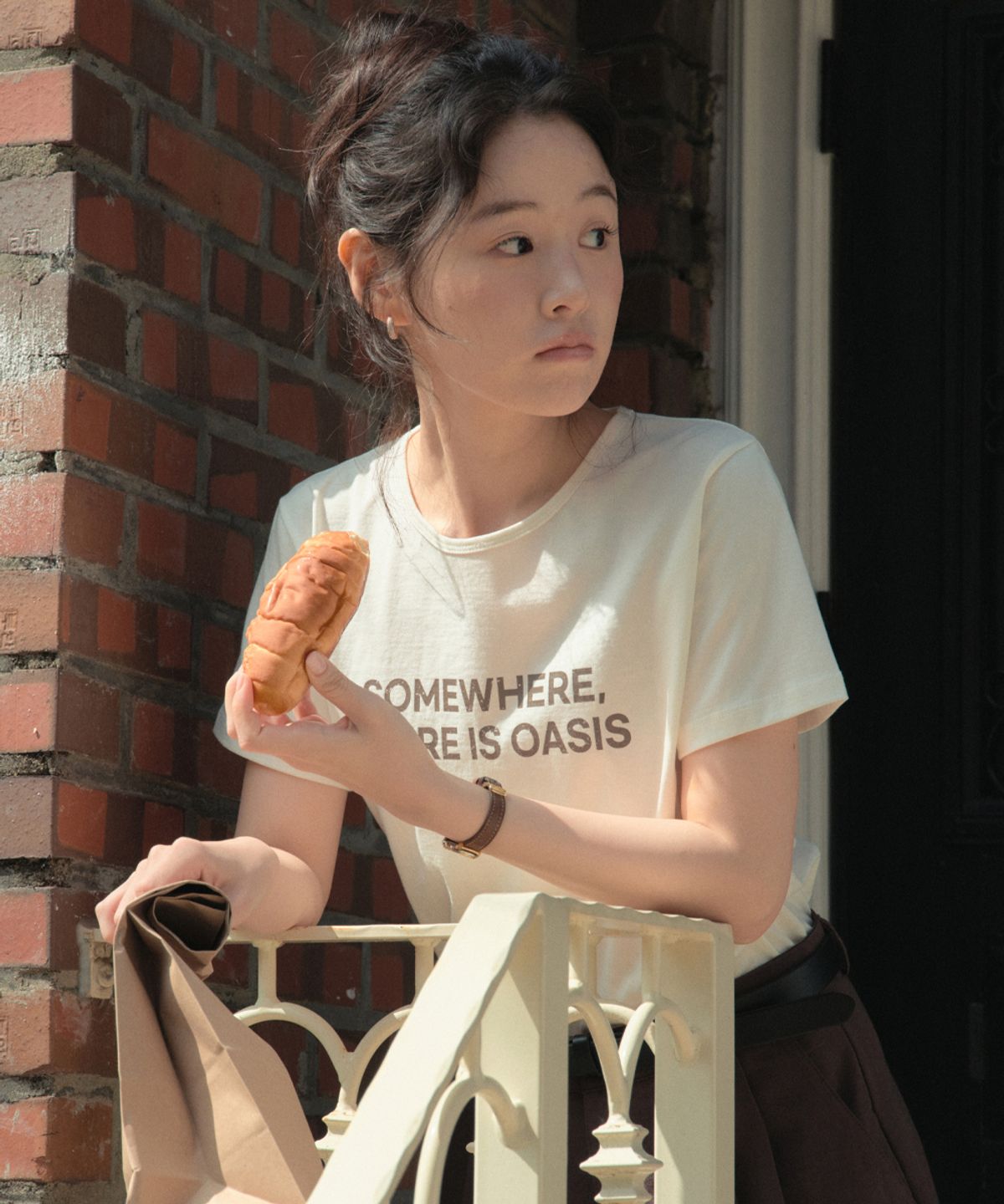 웬즈데이오아시스 포 우먼(WEDNESDAYOASISFORWOMEN) 썸웨어 실켓 하프 티셔츠_IVORY(WB6TP34)