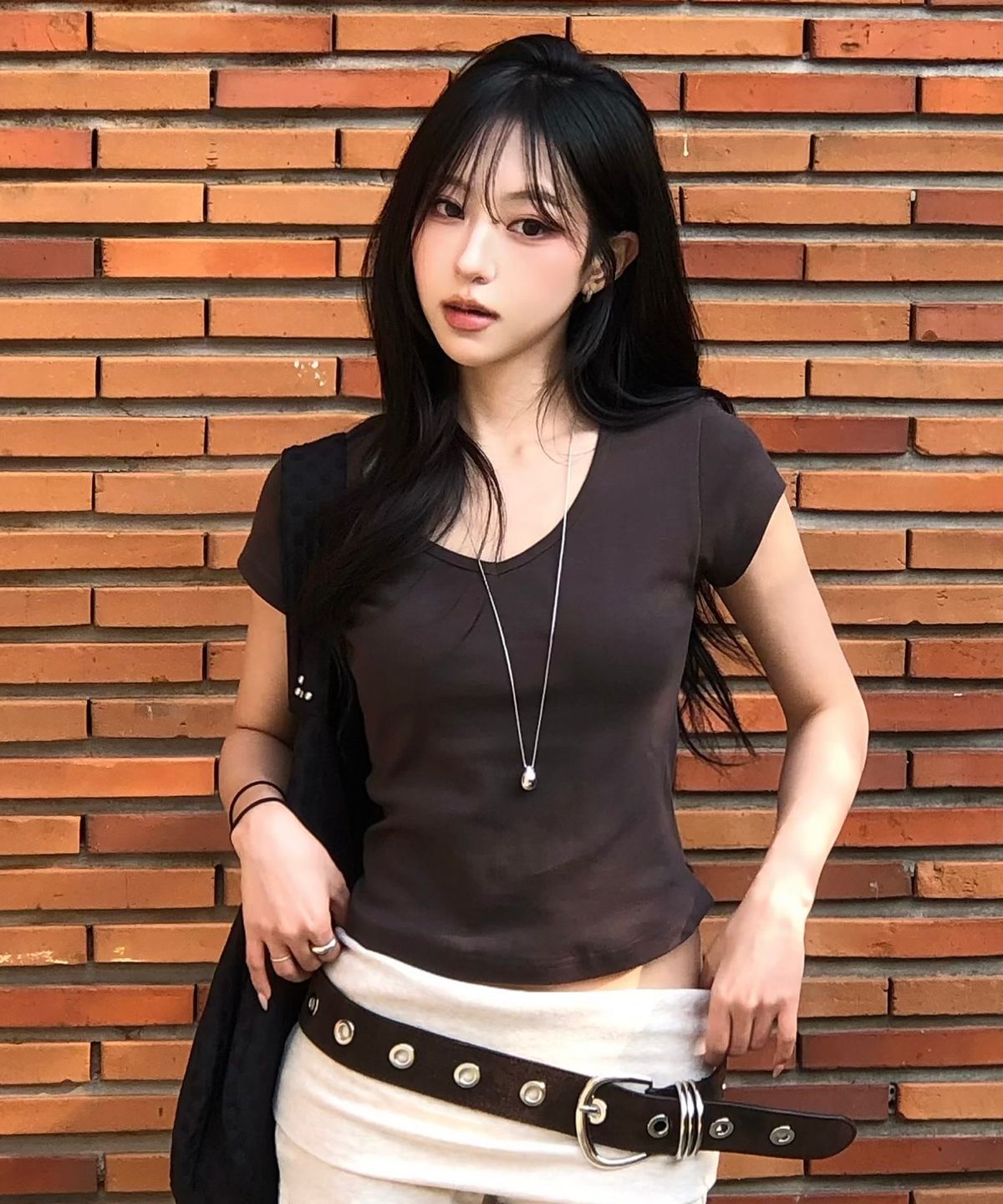 큐리티(CURETTY) C 90S LINE V-NECK HALF-SLEEVE T-SHIRT_BROWN