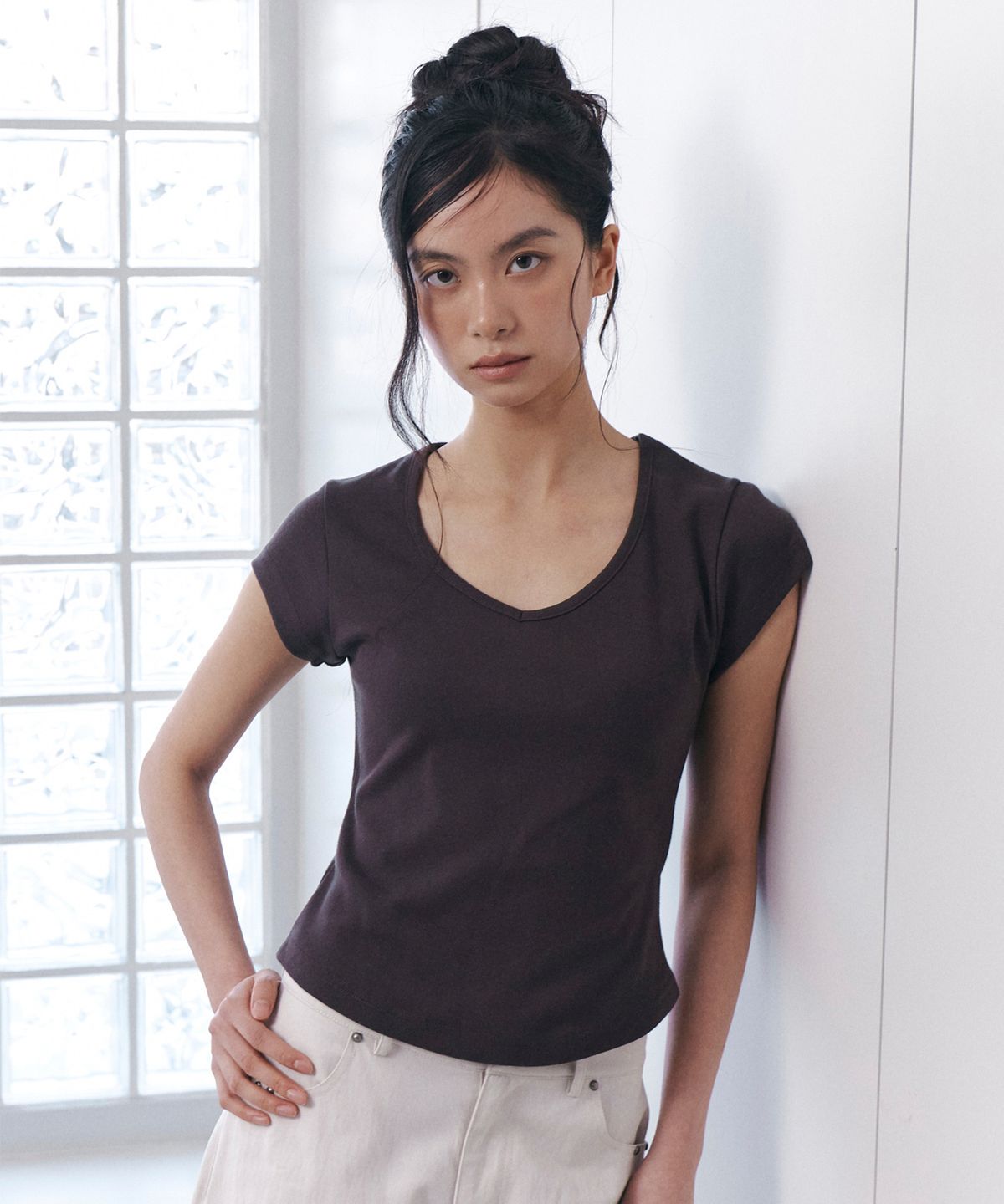 큐리티(CURETTY) C 90S LINE V-NECK HALF-SLEEVE T-SHIRT_BROWN