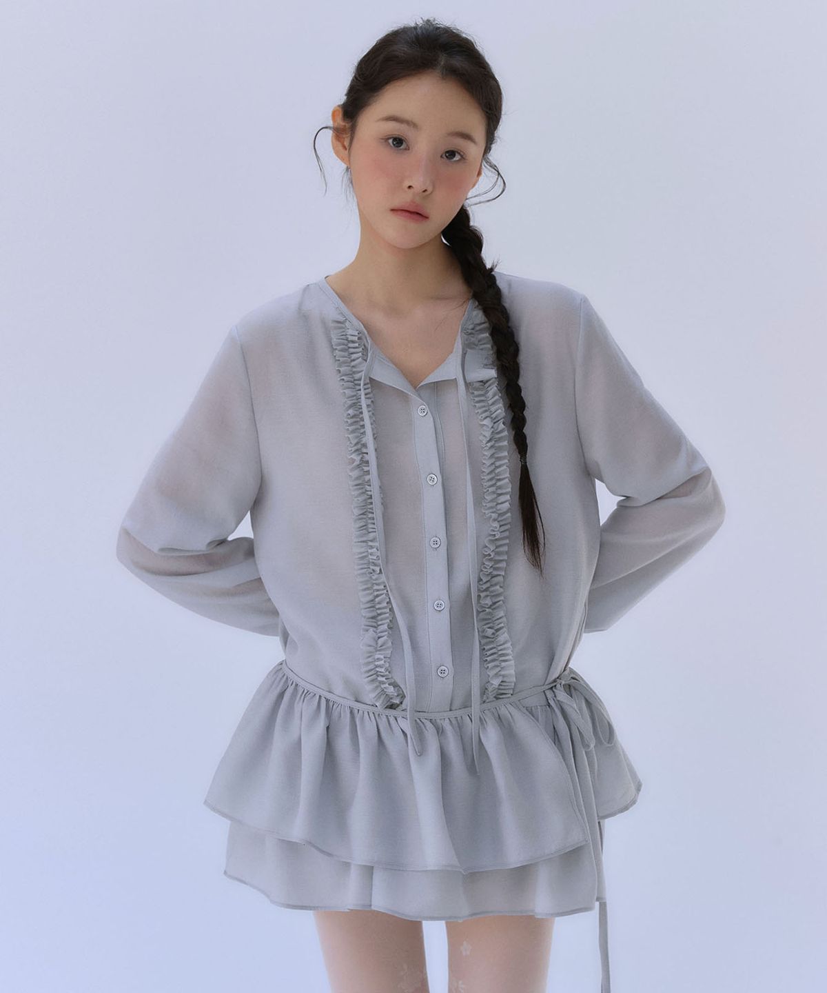아우로(OURO) RUFFLE WRAP BLOUSE [ PALE BLUE ]
