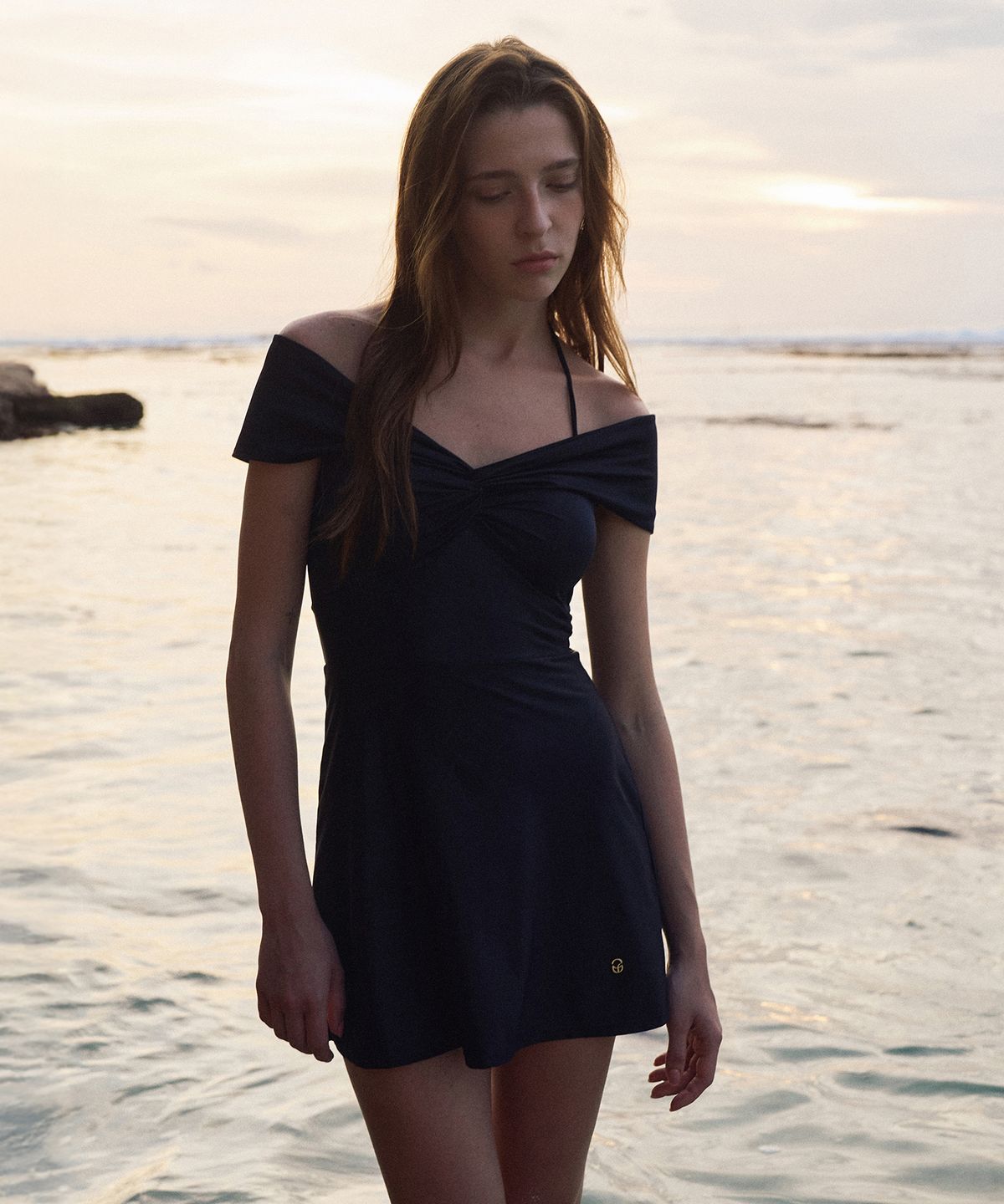 라메레이(LAMEREI) Twisted Off-Shoulder Swimsuit[LMBFSW264]-Black