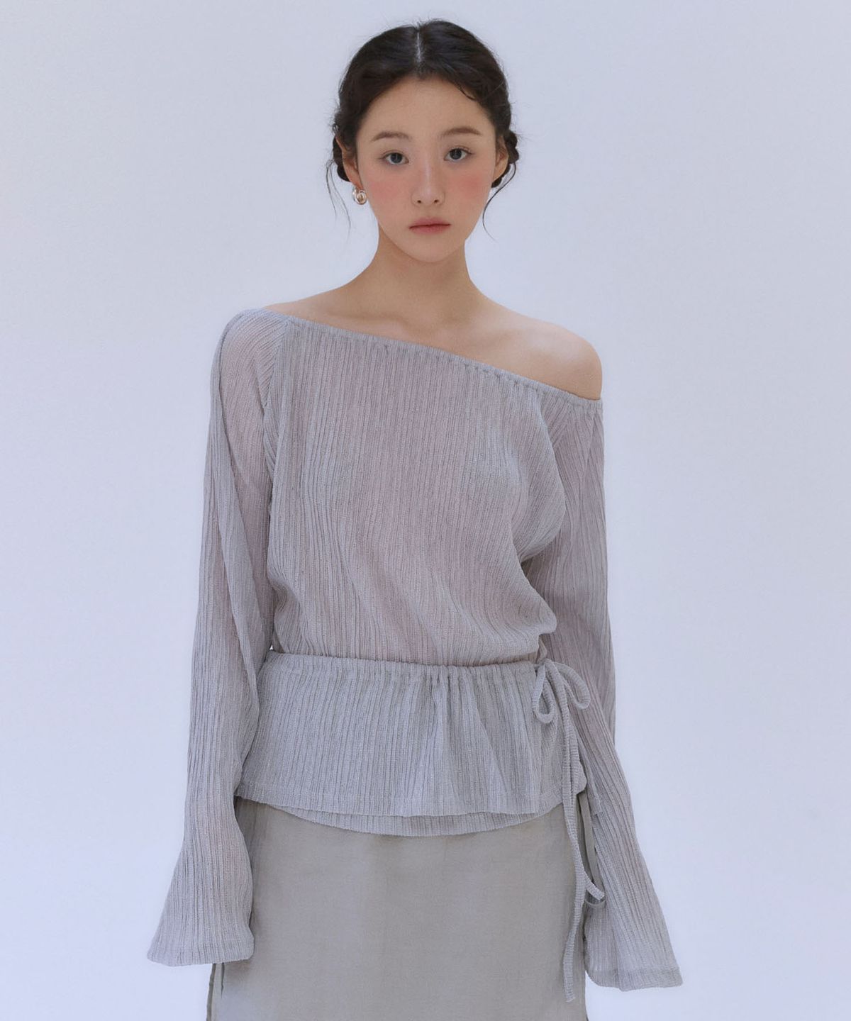 아우로(OURO) PLEATS TOP LAYERED BLOUSE TEE [ PALE GRAY ]