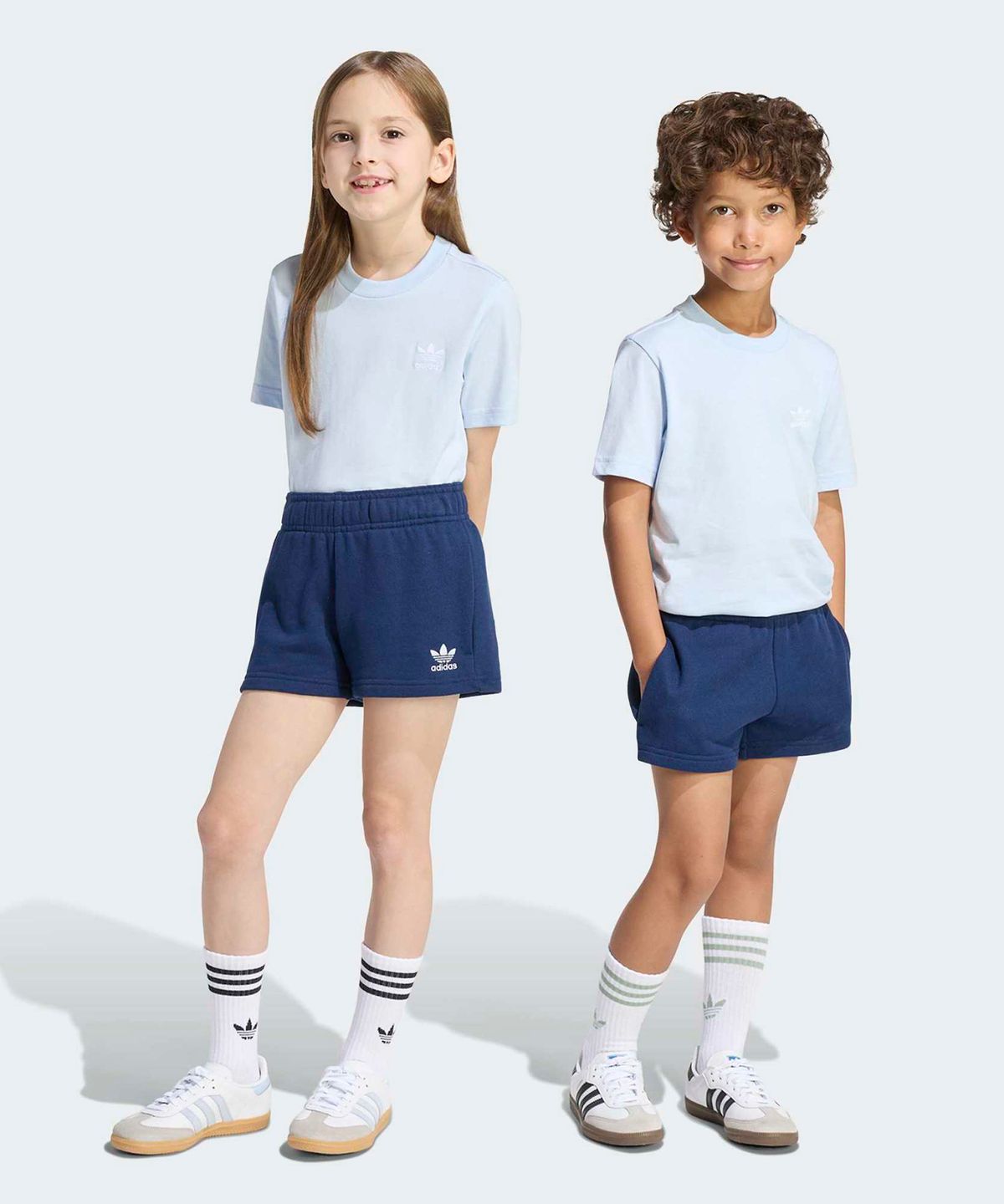 아디다스 키즈(ADIDAS KIDS) 키즈 쇼츠 티 세트 키즈 - 크리스탈 스카이 / KE2341