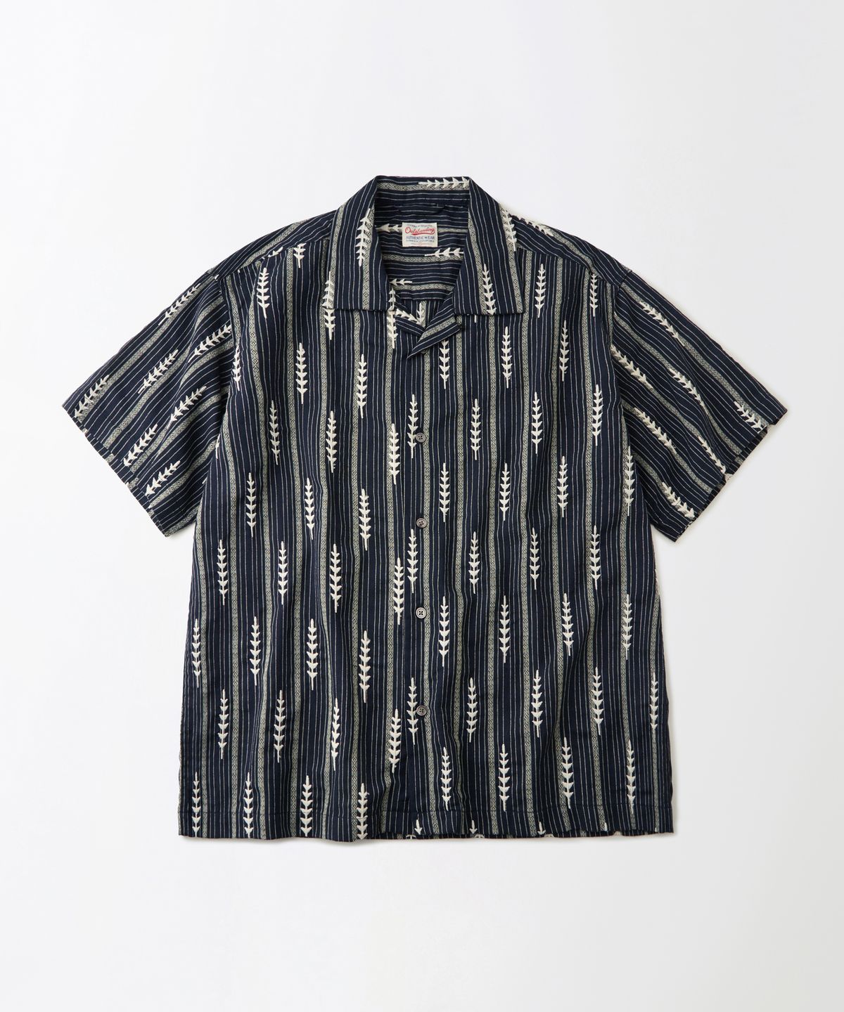 아웃스탠딩(OUTSTANDING) EMBROIDERY OPEN COLLAR HALF SHIRT_NAVY