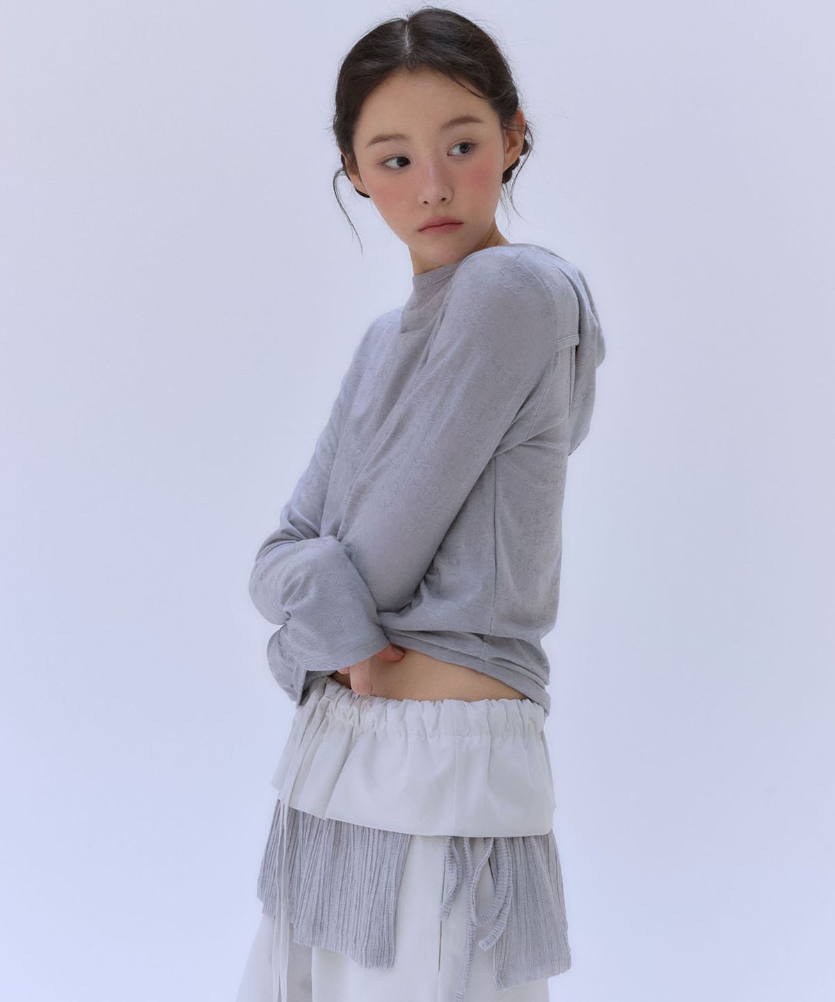 아우로(OURO) BACK OPEN HOOD TEE [ PALE GRAY ]