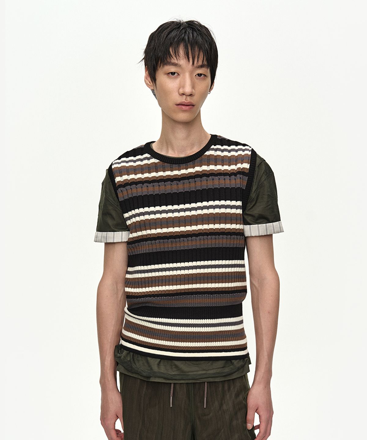 앤더슨벨(ADSB ANDERSSON BELL) CONTRAST RIB SLEEVELESS atb1534m(BLACK/GREY/BROWN)
