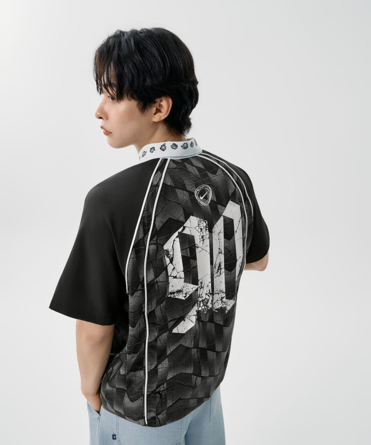 나이키(NIKE) SB 매드 90 팩 하이퍼베놈 SB 드라이핏 볼러 반소매 셔츠 M - 블랙:화이트 / IR8701-010