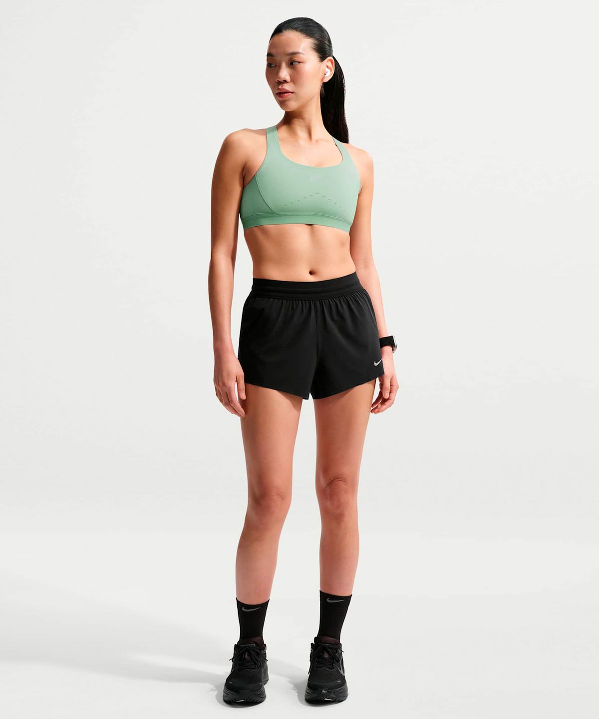 나이키(NIKE) 스위프트 브리드 드라이 핏 미드라이즈 2.5인치 브리프 라인드 러닝 쇼츠 W - 블랙:화이트 / IF1679-010