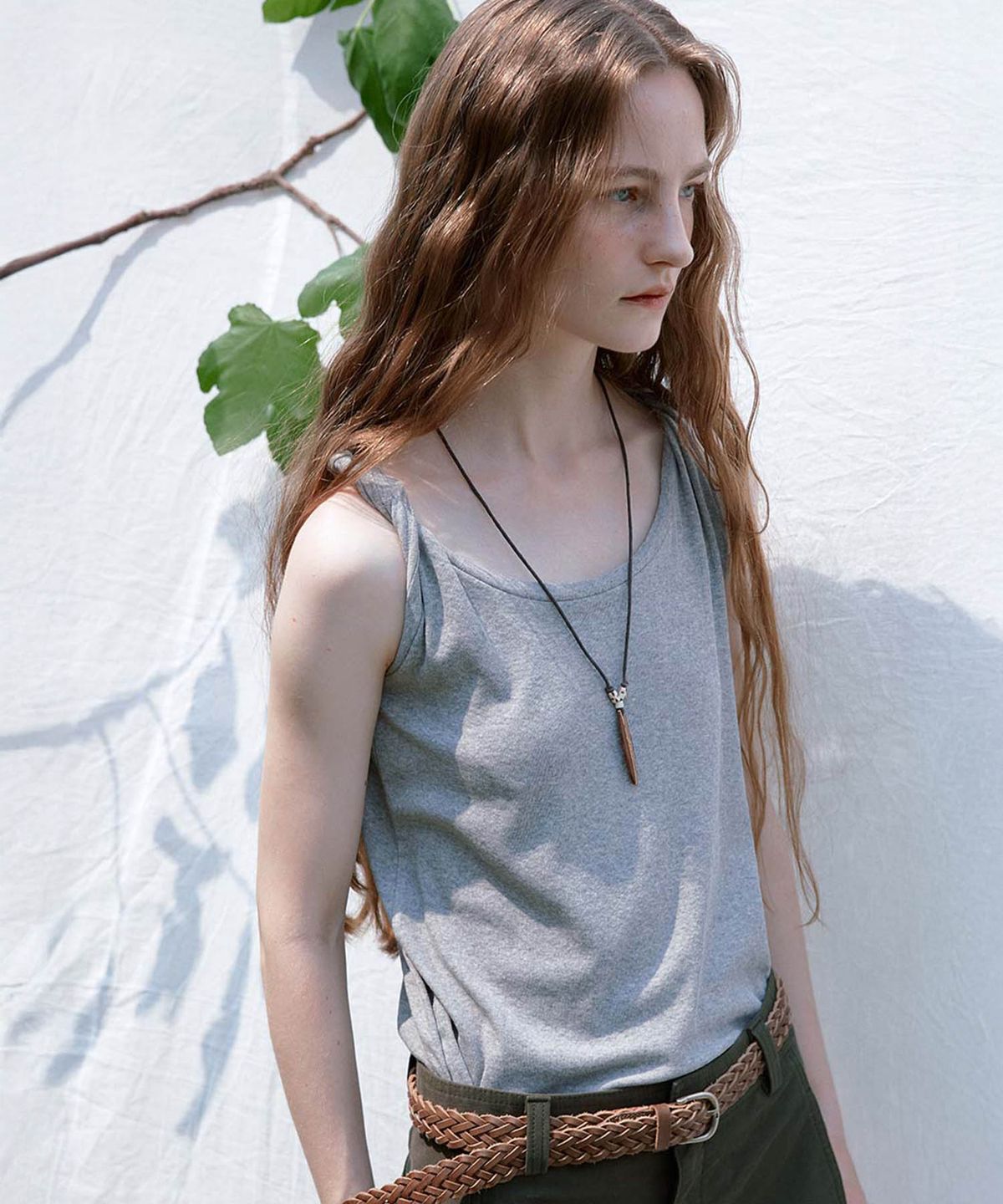 유토시스(EUTOSIS) TWISTED SLEEVELESS TOP(GREY)
