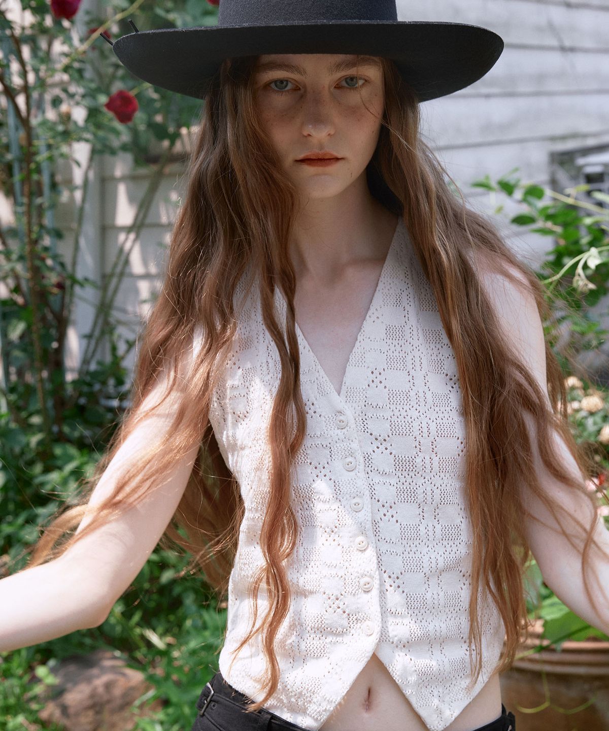 유토시스(EUTOSIS) CROCHET WESTERN VEST(2COLOR)