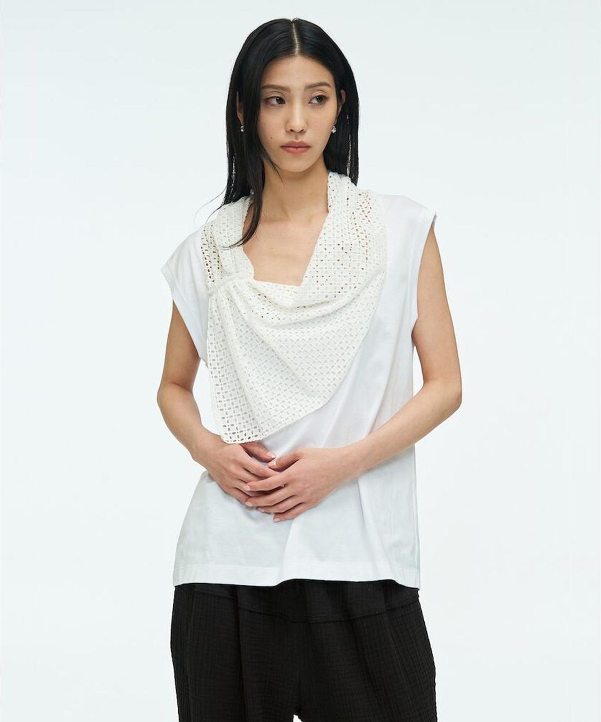 앙개(ANGGAE) Eyelet Scarf TShirt  White