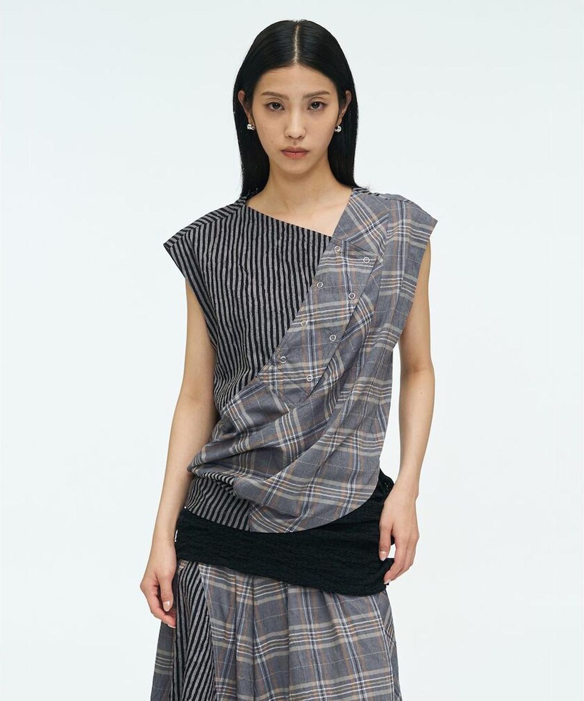 앙개(ANGGAE) Checkered Blouse  Grey