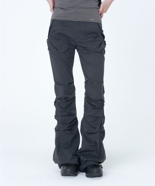 미세키서울(MISEKI SEOUL) Shirring pocket bootscut pants CHARCOAL