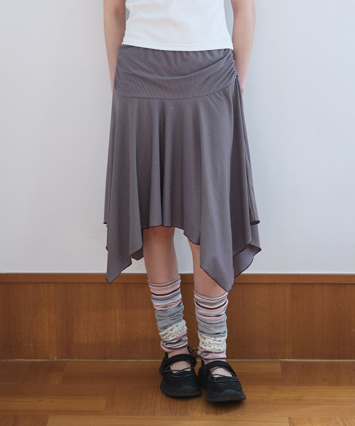 꼬모니노즈(COMONINOZ) W STRIPE LAYERED SKIRT [BROWN]