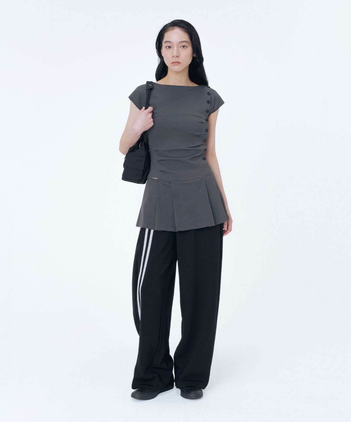 미세키서울(MISEKI SEOUL) Pleats button mini onepiece CHARCOAL