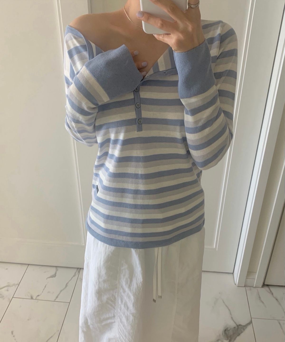 썸웨어버터(SOMEWHEREBUTTER) Stripe Molty Wappen Henly Knit - Light Blue