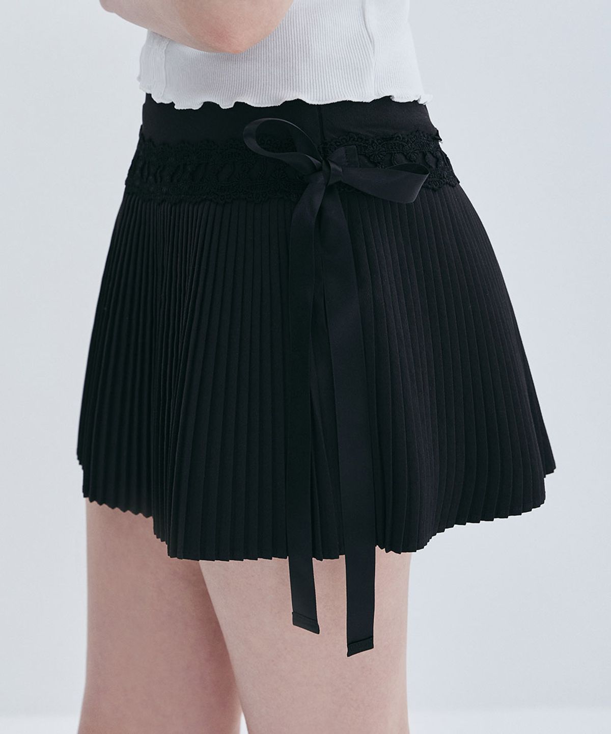 모아벨(MOABEL) CLASSIC PLEATS SKIRT - BLACK