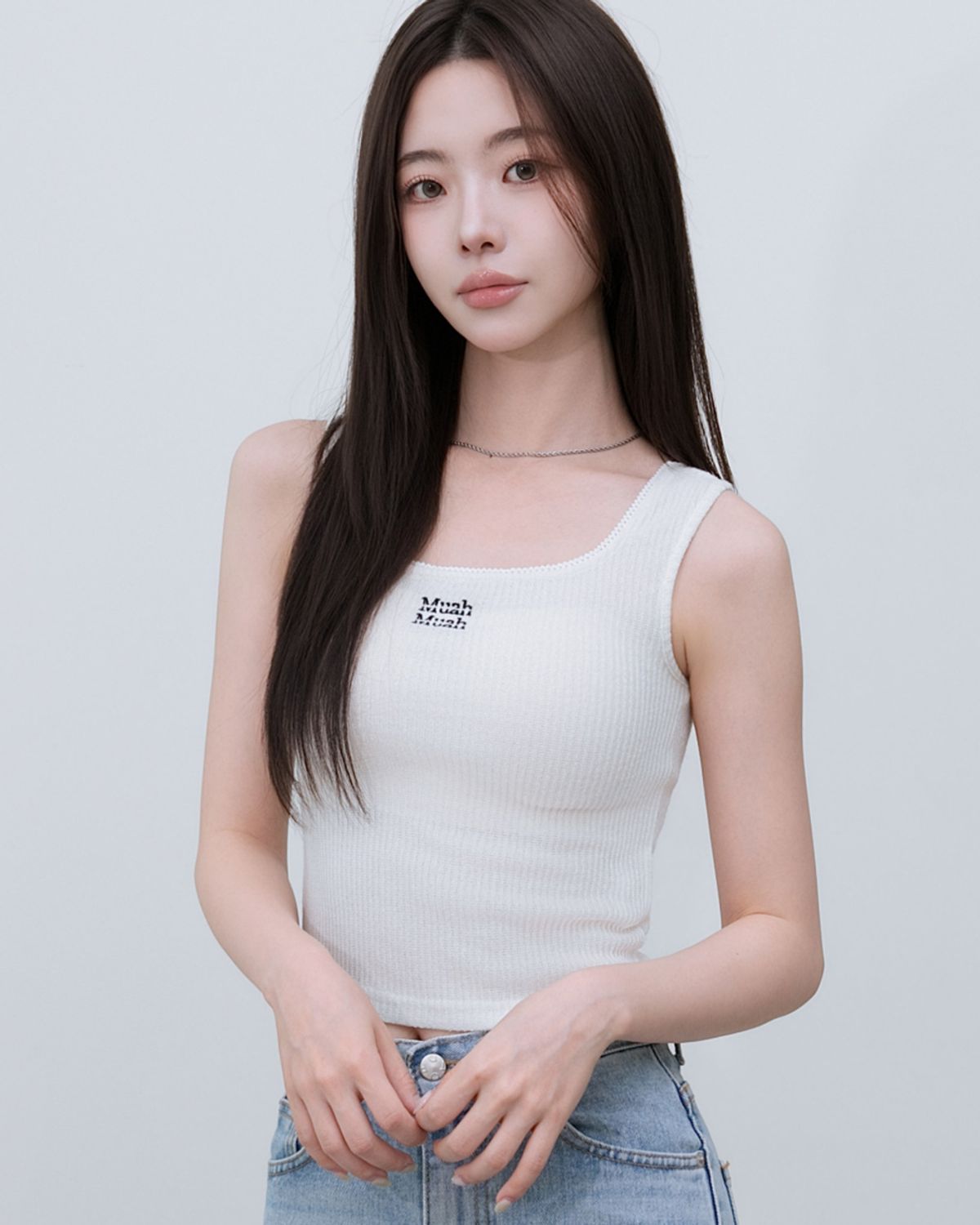 무아무아(MUAHMUAH) 레이스 스퀘어 넥 슬리브리스 [2color]